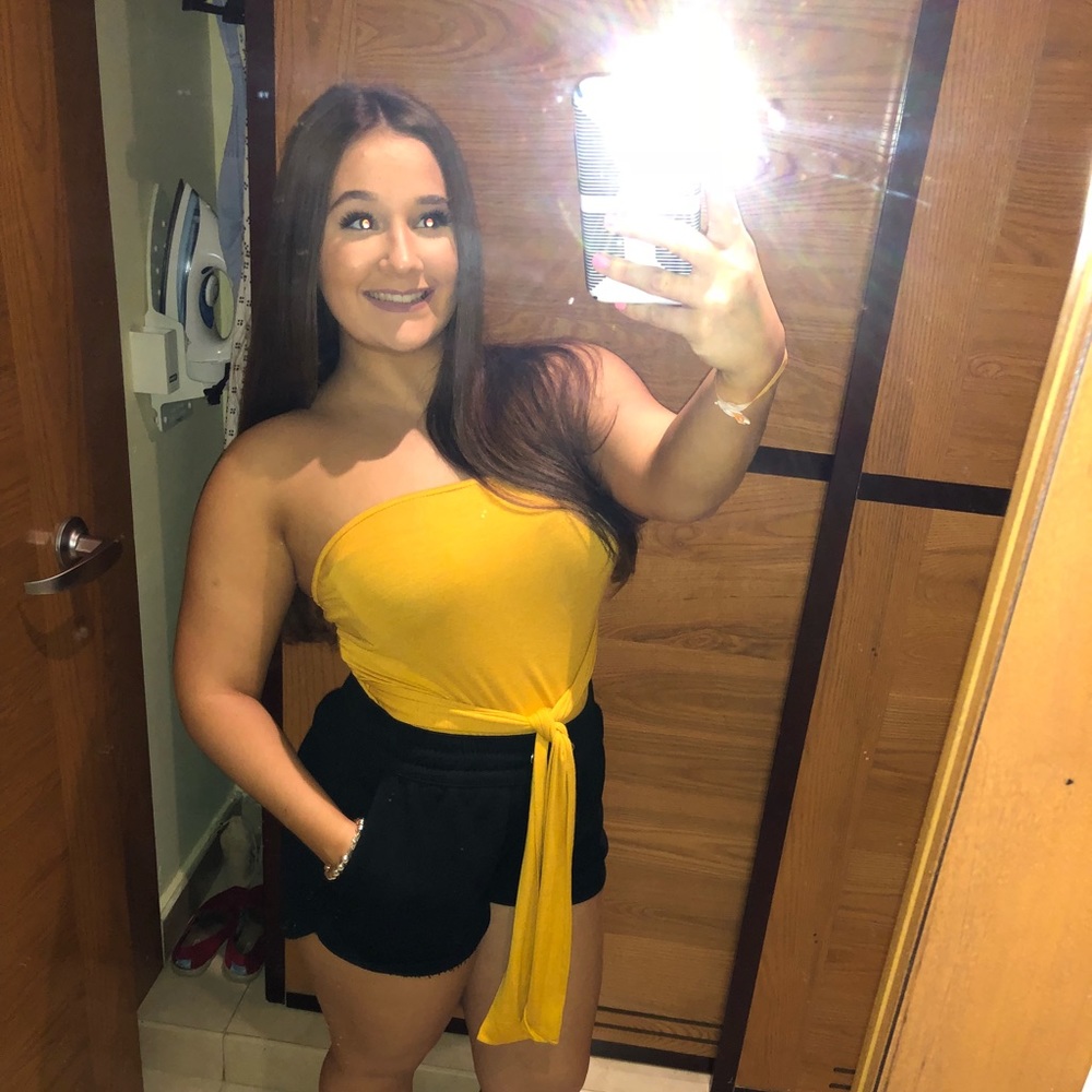 Meet your Posher, Alexis